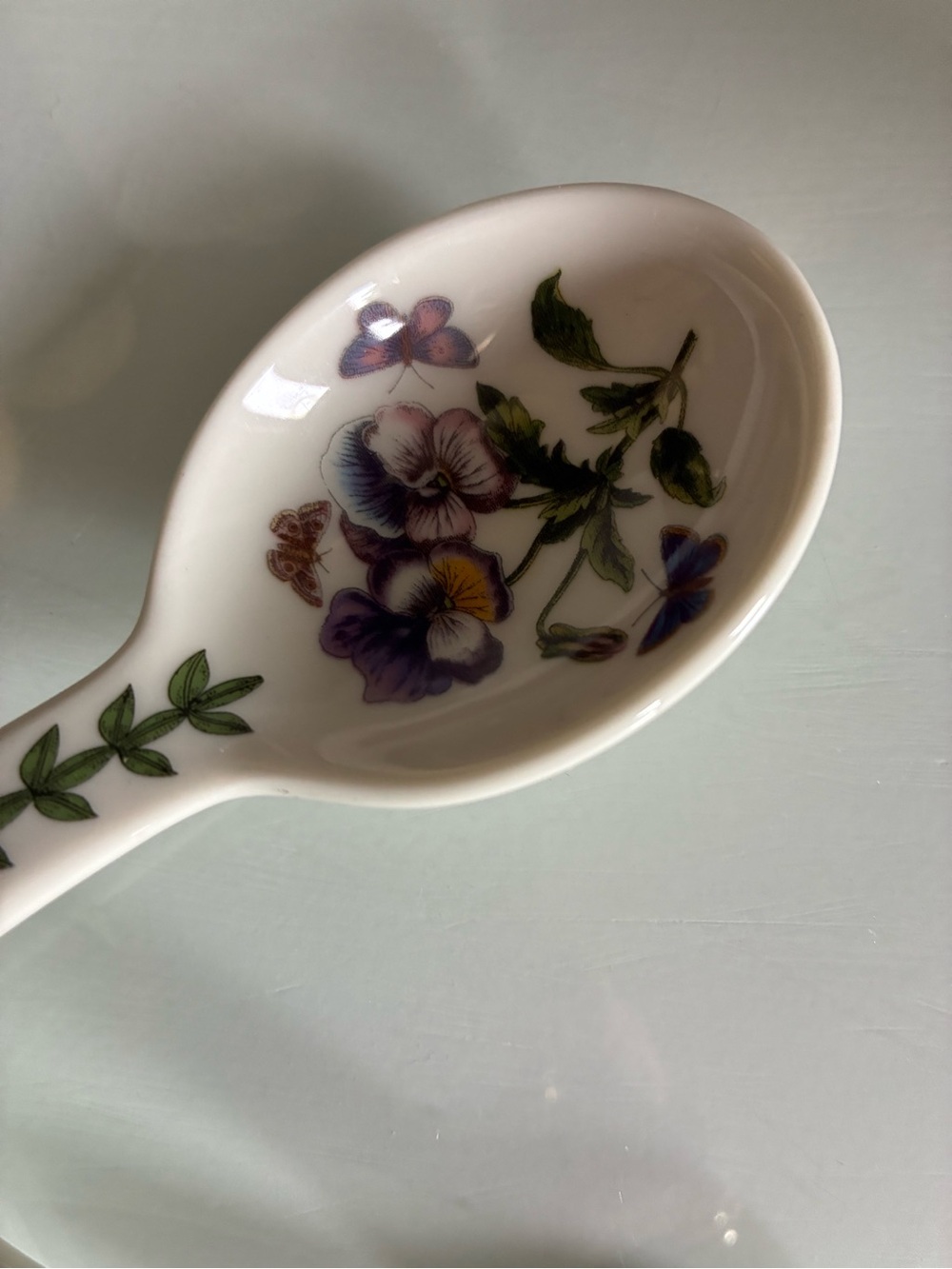 Botanical Floral Ceramic Measuring Spoon Set - White with Green Leaf Accents - Picture 6 of 9
